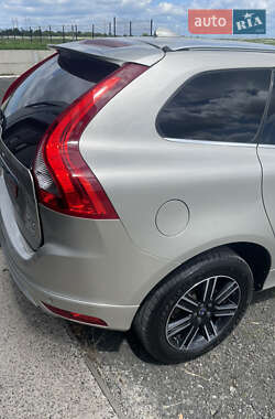 Внедорожник / Кроссовер Volvo XC60 2017 в 