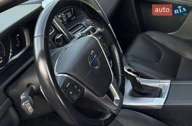 Внедорожник / Кроссовер Volvo XC60 2016 в 