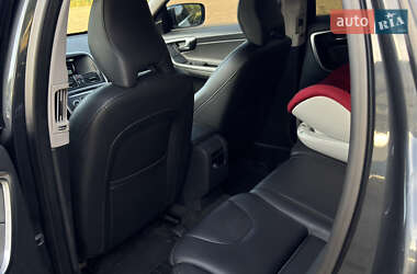 Внедорожник / Кроссовер Volvo XC60 2016 в 