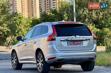 Внедорожник / Кроссовер Volvo XC60 2015 в 