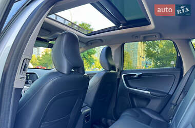 Внедорожник / Кроссовер Volvo XC60 2015 в 