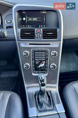 Внедорожник / Кроссовер Volvo XC60 2015 в 