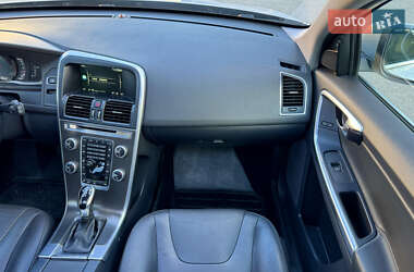 Внедорожник / Кроссовер Volvo XC60 2015 в 
