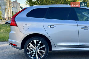 Внедорожник / Кроссовер Volvo XC60 2015 в 