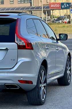 Внедорожник / Кроссовер Volvo XC60 2015 в 