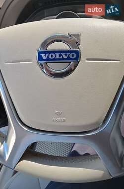 Внедорожник / Кроссовер Volvo XC60 2012 в 