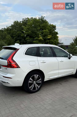 Позашляховик / Кросовер Volvo XC60 2022 в 