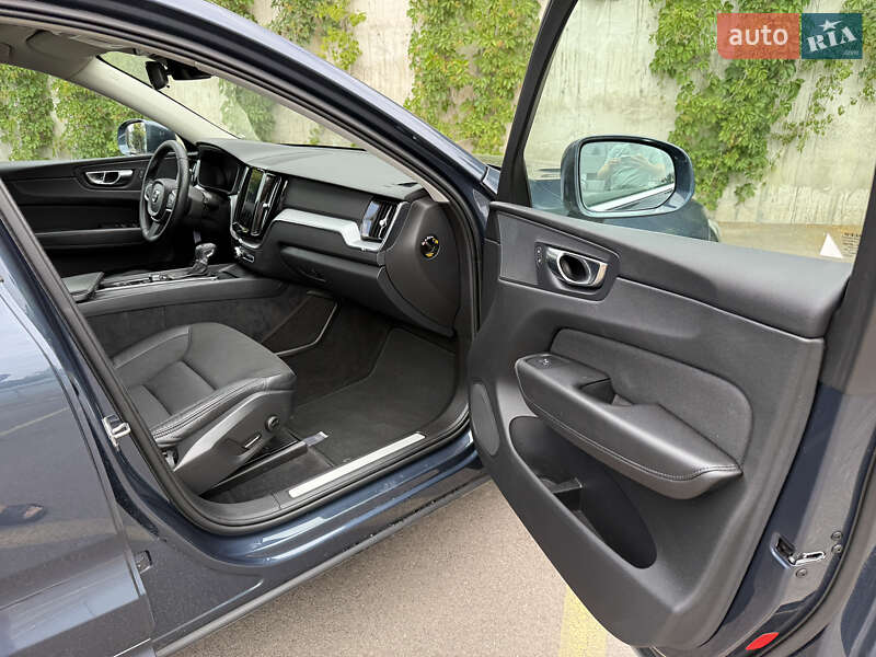 Внедорожник / Кроссовер Volvo XC60 2019 в Ровно
