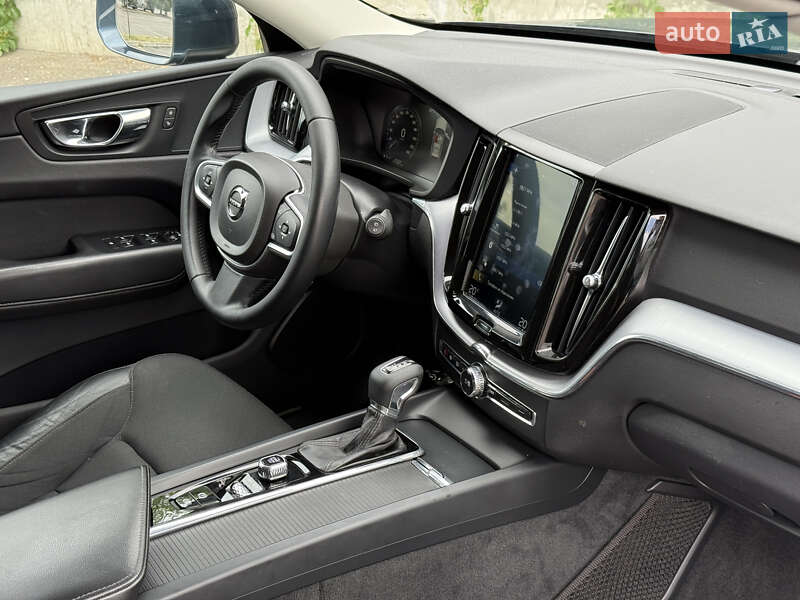 Внедорожник / Кроссовер Volvo XC60 2019 в Ровно