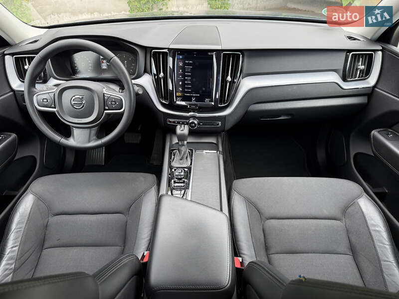 Внедорожник / Кроссовер Volvo XC60 2019 в Ровно