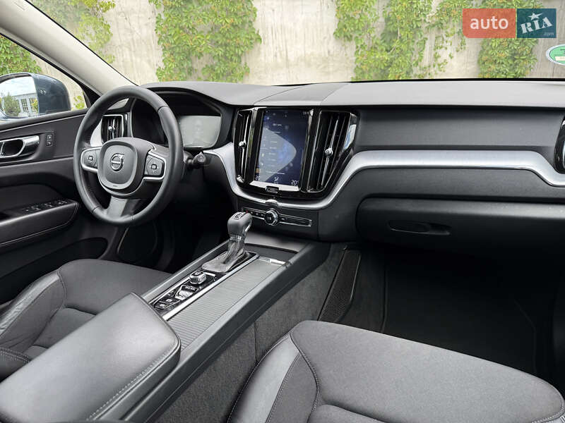 Внедорожник / Кроссовер Volvo XC60 2019 в Ровно