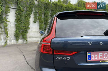 Внедорожник / Кроссовер Volvo XC60 2019 в 