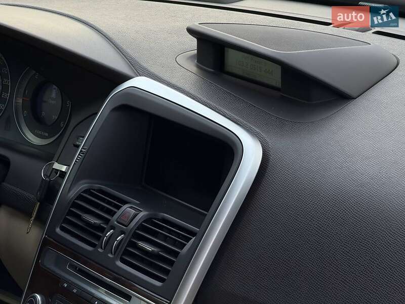 Внедорожник / Кроссовер Volvo XC60 2009 в Черновцах