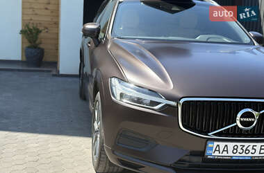 Внедорожник / Кроссовер Volvo XC60 2019 в 