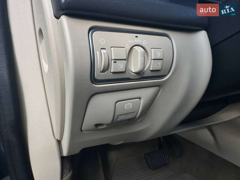 Позашляховик / Кросовер Volvo XC60 2013 в Києві
