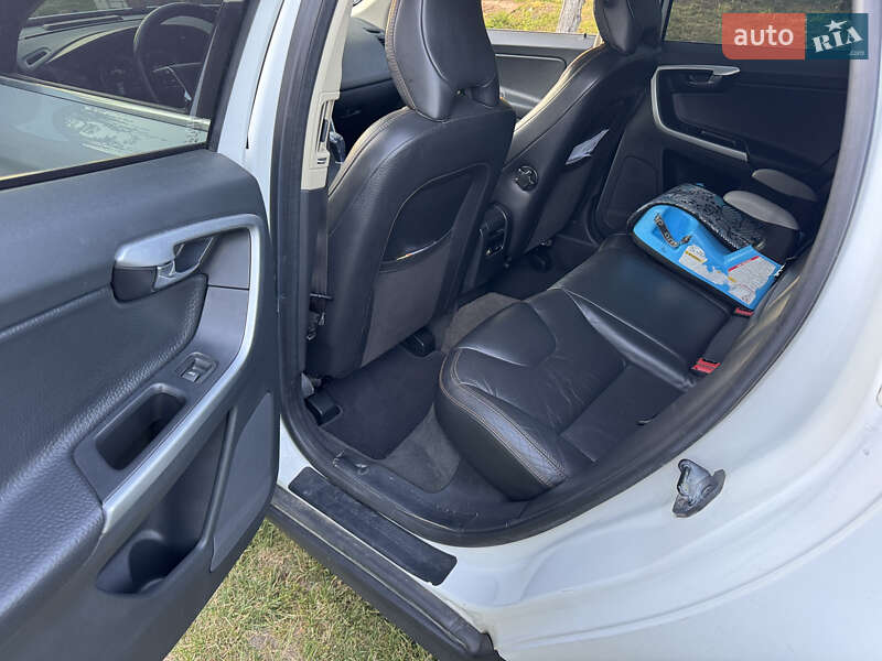 Внедорожник / Кроссовер Volvo XC60 2011 в Киеве