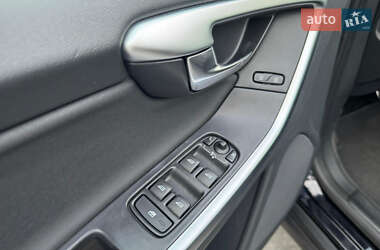 Внедорожник / Кроссовер Volvo XC60 2010 в 