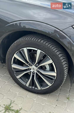 Внедорожник / Кроссовер Volvo XC60 2021 в 