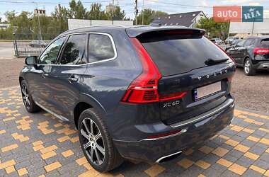 Внедорожник / Кроссовер Volvo XC60 2021 в 