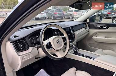 Внедорожник / Кроссовер Volvo XC60 2021 в 