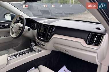 Внедорожник / Кроссовер Volvo XC60 2021 в 