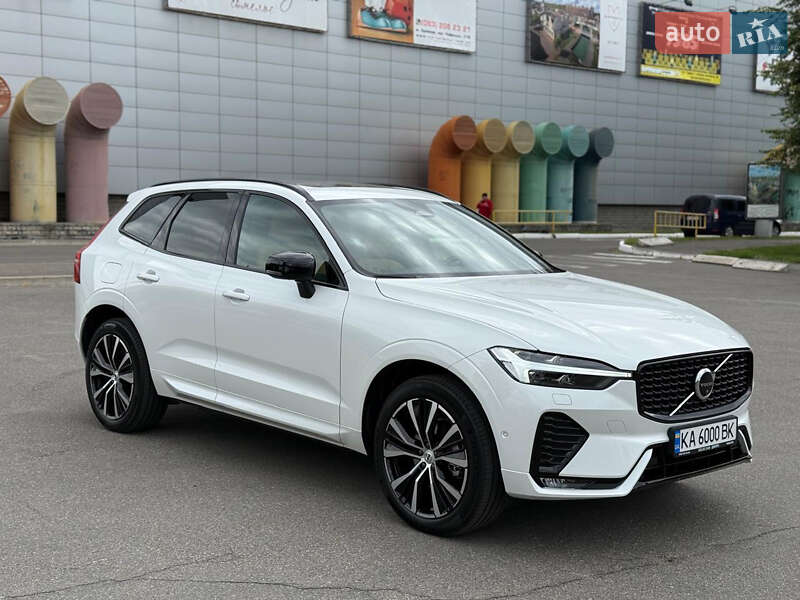 Позашляховик / Кросовер Volvo XC60 2024 в 