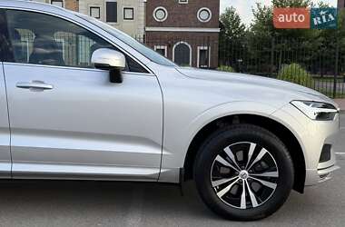 Внедорожник / Кроссовер Volvo XC60 2020 в 