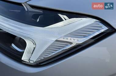 Внедорожник / Кроссовер Volvo XC60 2020 в 