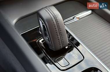 Внедорожник / Кроссовер Volvo XC60 2020 в 