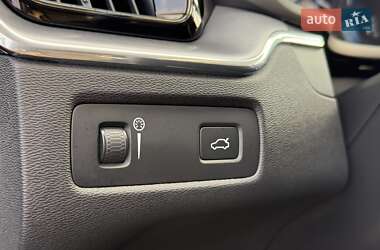 Внедорожник / Кроссовер Volvo XC60 2020 в 