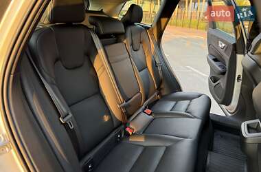 Внедорожник / Кроссовер Volvo XC60 2020 в 