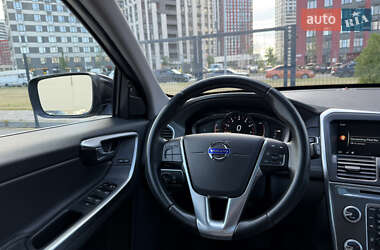 Внедорожник / Кроссовер Volvo XC60 2016 в 