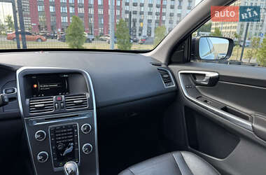 Внедорожник / Кроссовер Volvo XC60 2016 в 