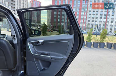 Внедорожник / Кроссовер Volvo XC60 2016 в 