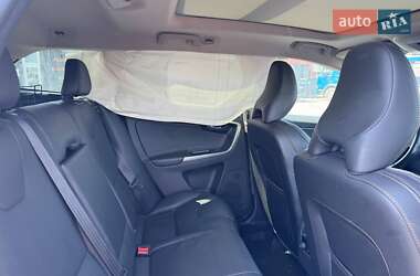 Внедорожник / Кроссовер Volvo XC60 2017 в 