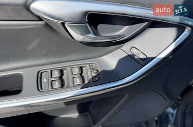 Внедорожник / Кроссовер Volvo XC60 2017 в 