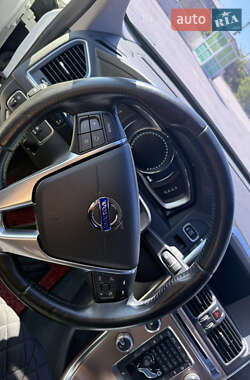 Внедорожник / Кроссовер Volvo XC60 2016 в 