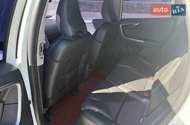 Внедорожник / Кроссовер Volvo XC60 2016 в 