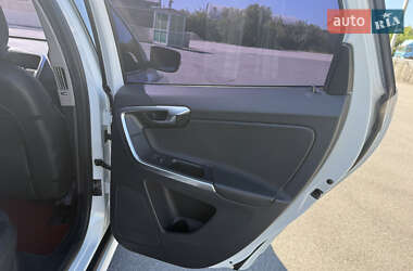 Внедорожник / Кроссовер Volvo XC60 2016 в 