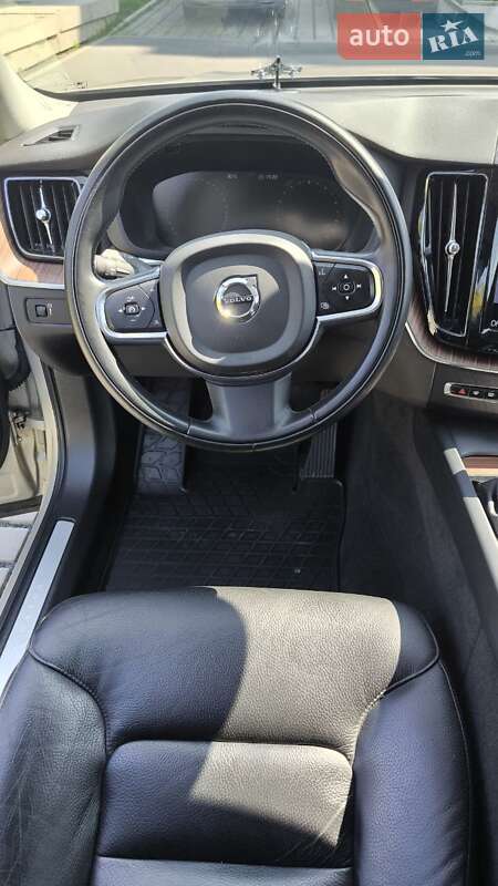 Внедорожник / Кроссовер Volvo XC60 2020 в Ивано-Франковске фото 8 Внедорожник / Кроссовер Volvo XC60 2020 в Ивано-Франковске