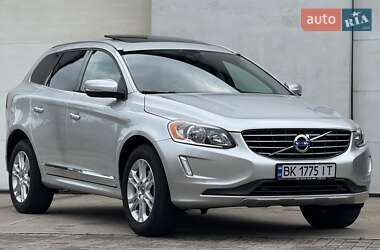 Внедорожник / Кроссовер Volvo XC60 2015 в 