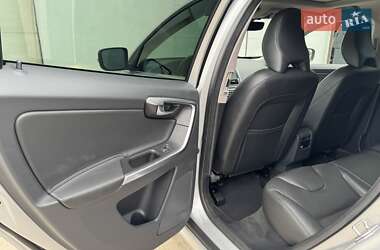 Внедорожник / Кроссовер Volvo XC60 2015 в 