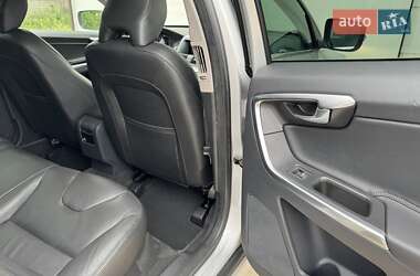 Внедорожник / Кроссовер Volvo XC60 2015 в 