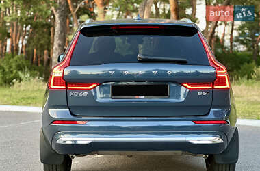 Внедорожник / Кроссовер Volvo XC60 2021 в 