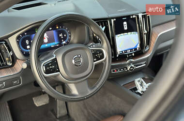 Внедорожник / Кроссовер Volvo XC60 2021 в 