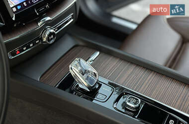 Внедорожник / Кроссовер Volvo XC60 2021 в 