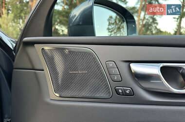 Внедорожник / Кроссовер Volvo XC60 2021 в 