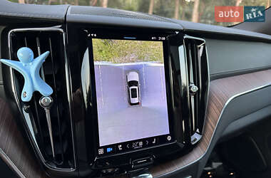 Внедорожник / Кроссовер Volvo XC60 2021 в 