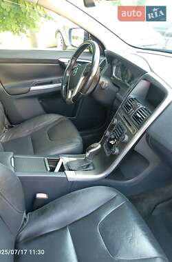 Внедорожник / Кроссовер Volvo XC60 2015 в 