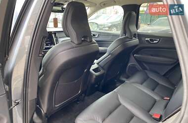 Внедорожник / Кроссовер Volvo XC60 2019 в 